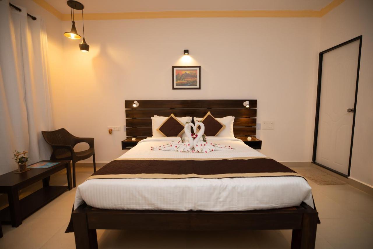 The Woodside Inn Бенаулим Екстериор снимка